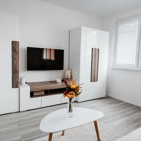 Nova Nemocnica 10min. Peso Do Centra Appartement *